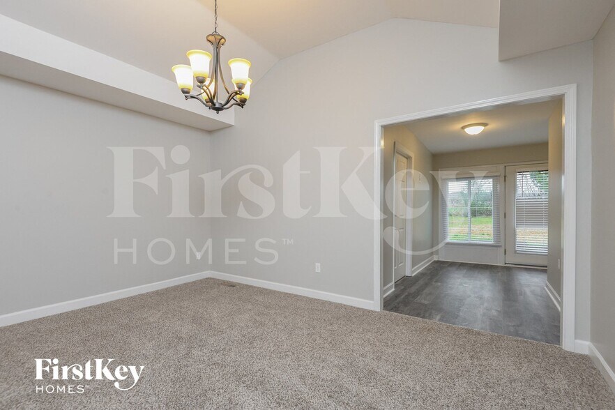 Building Photo - 109 Pinehurst Rd