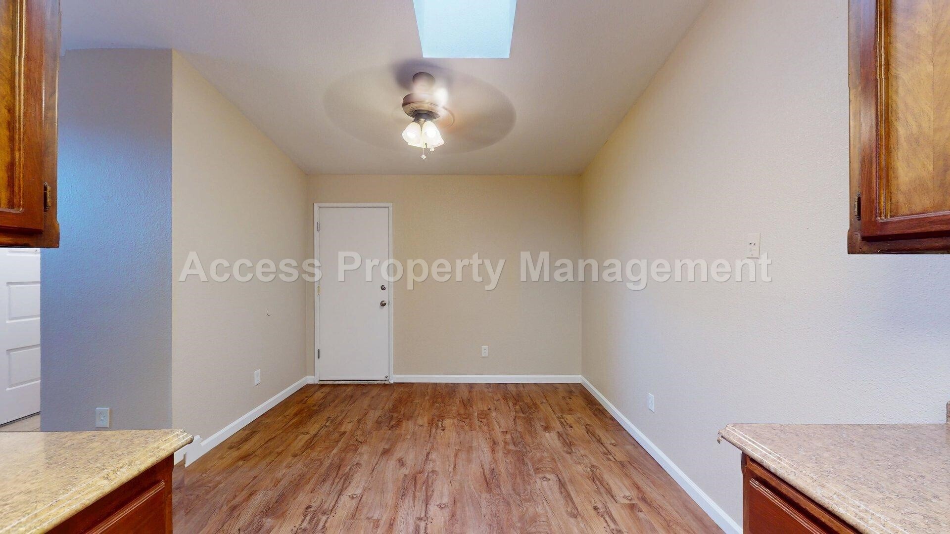 Building Photo - 3603 San Clemente Ave