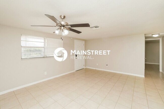 Building Photo - 2 Bedroom Pet-Friendly Home in Port Richey...