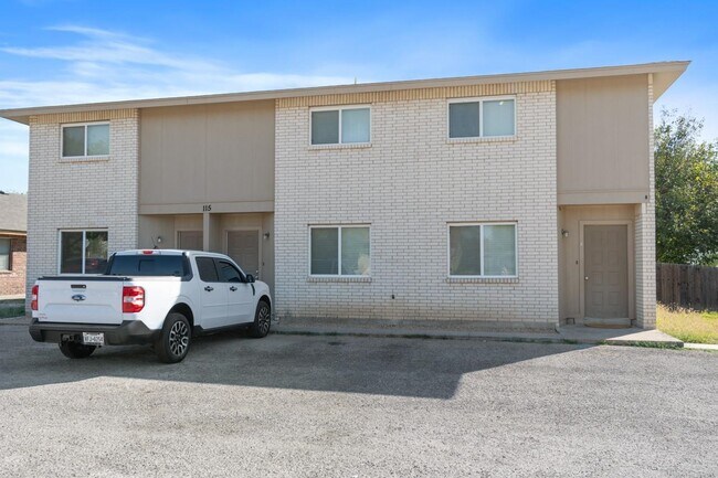 Building Photo - 115 Rhonda Dr