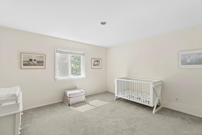 Building Photo - 9 Rosebud Ln