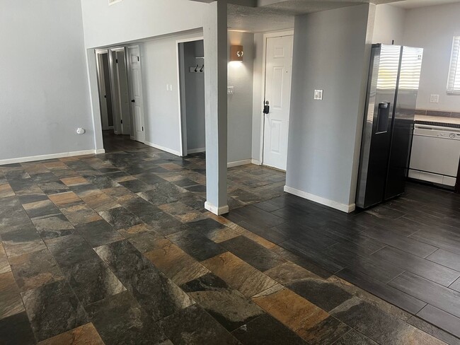 Primary Photo - AVAILABLE NOW - 3 Bedroom 2 Bath aprox 140...
