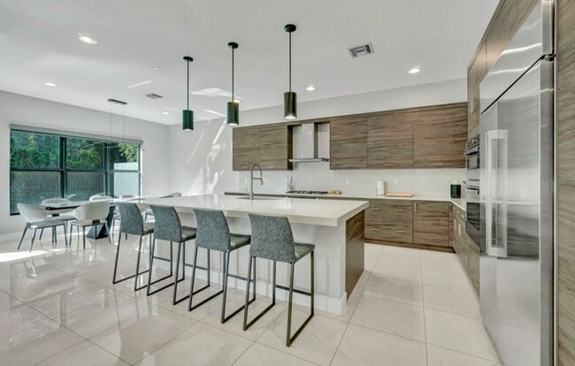 Building Photo - 17081 Five Waters Ave