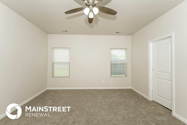 Building Photo - 950 Clover Cir