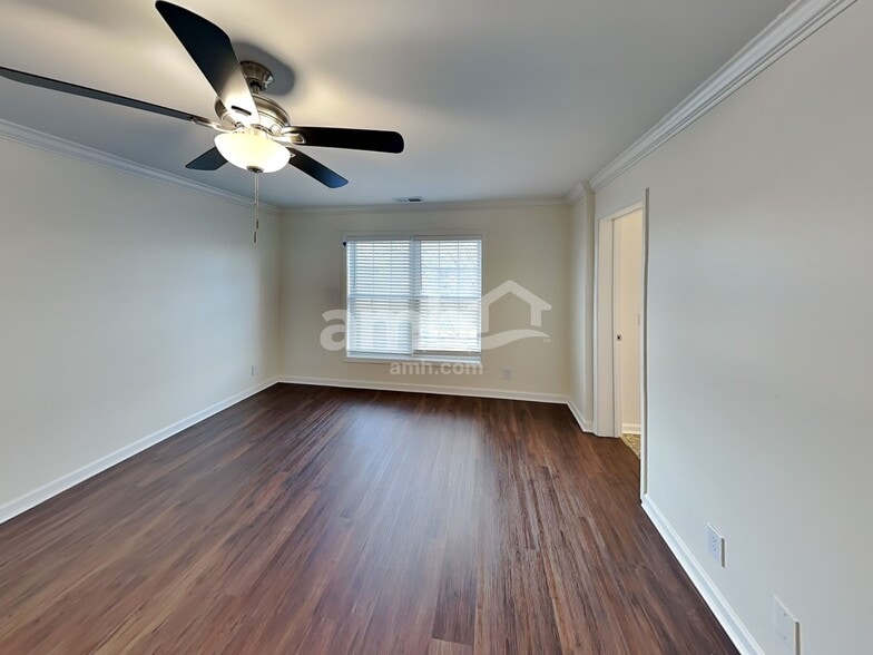 Building Photo - 1205 Chapmans Retreat Dr