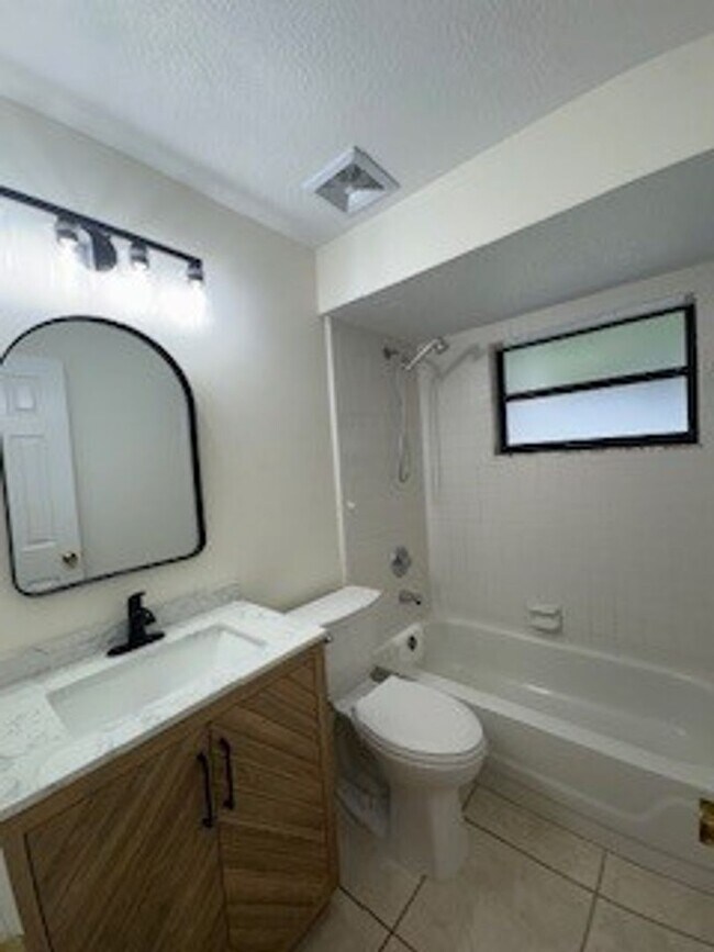 Building Photo - 895 Wandering Pine Trail