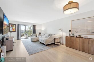 Building Photo - 6093 Pointe Regal Cir