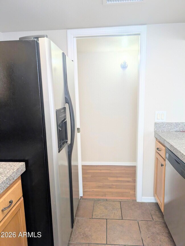 Building Photo - 3039 N 38th St