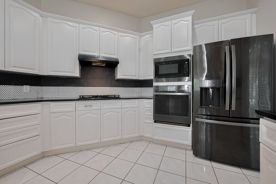 Building Photo - 6503 Taimer Ct