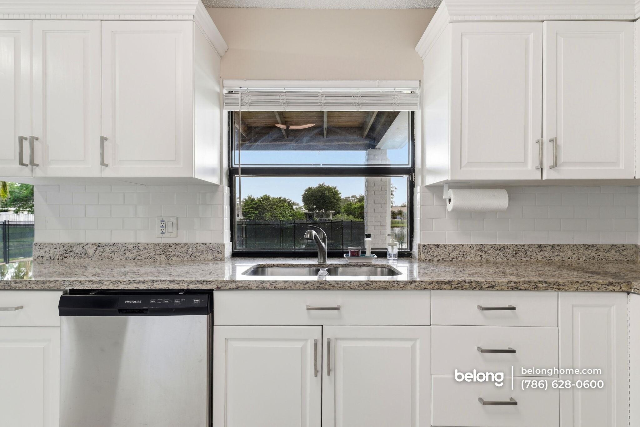 Building Photo - 9460 NW 16th St