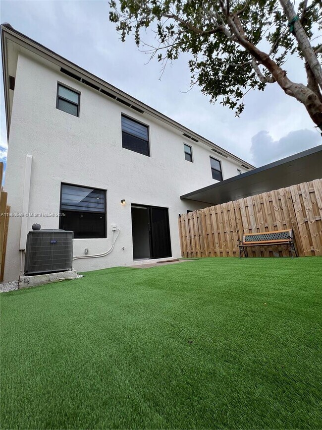 Building Photo - 12725 SW 234th Ter