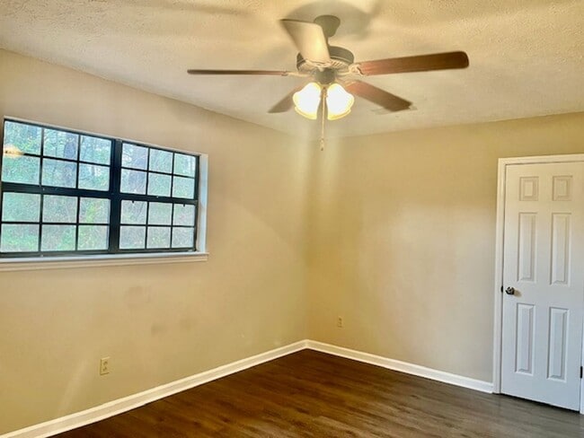 Building Photo - Huffaker Rd #214