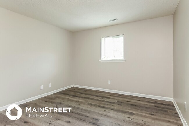 Building Photo - 803 Melanie St