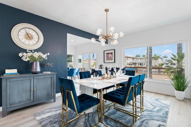 Building Photo - Stunning 5-Bed, 4-Bath Fully Furnished Home in Prestigious Huntington Harbour