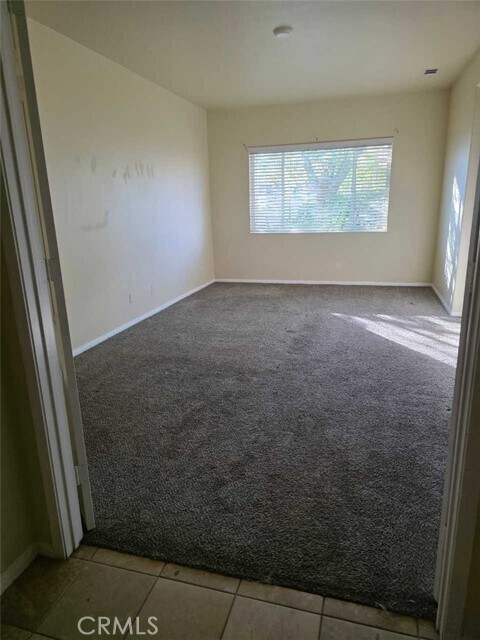 Building Photo - 1656 Golden Way