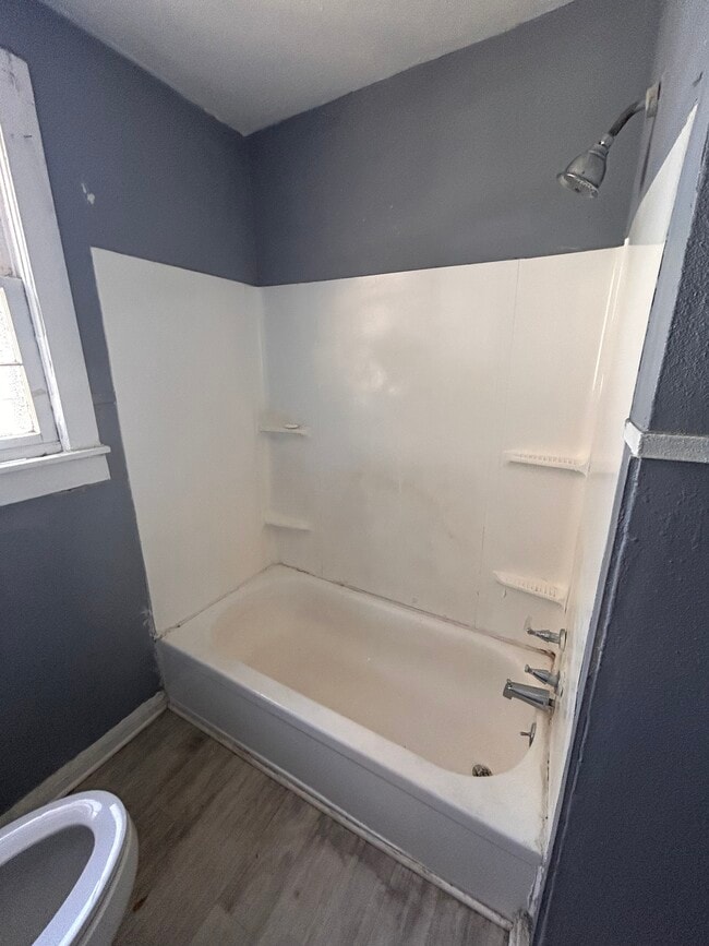 Building Photo - 2233 Queens Hwy