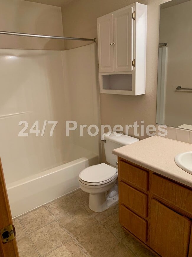 Building Photo - 2025-445MF