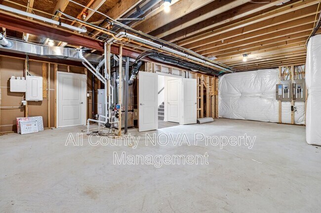 Building Photo - 11010 N Riding Rd