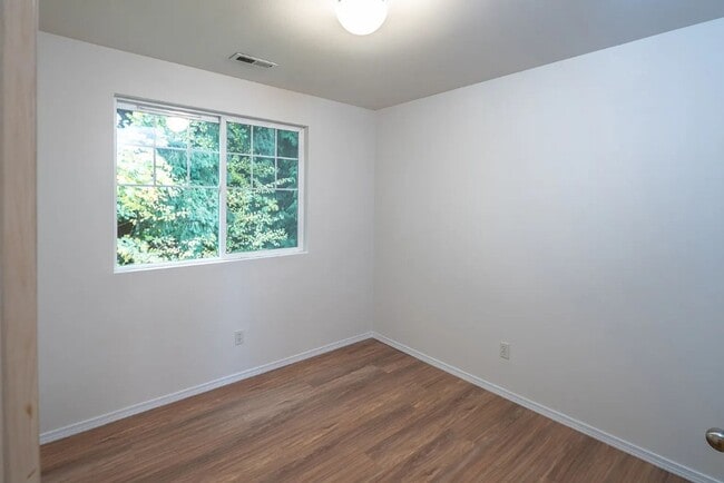 Building Photo - 3Bd/2.25Ba Woodinville Home