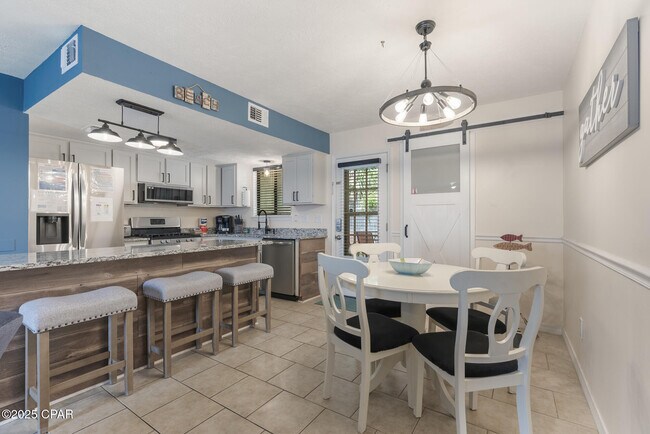 Building Photo - 164 Robin Ln