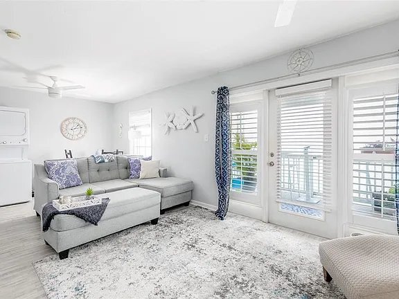 Building Photo - 5118 Coquina Key Dr SE
