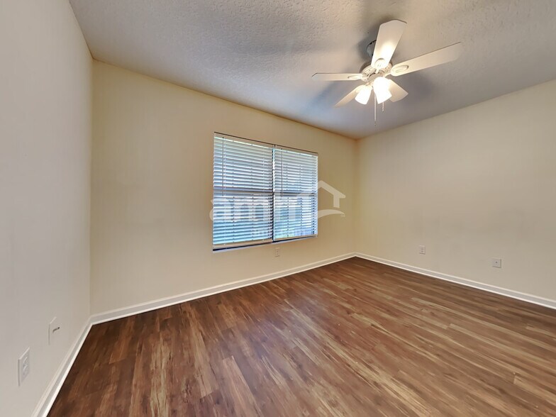 Building Photo - 9630 Mayville Dr E