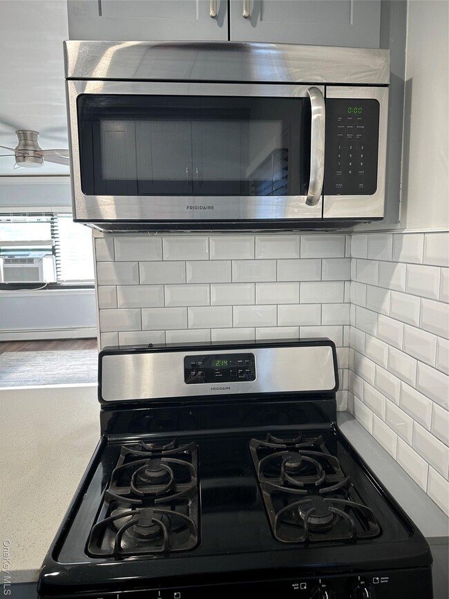 Building Photo - 55 Tulip Ave