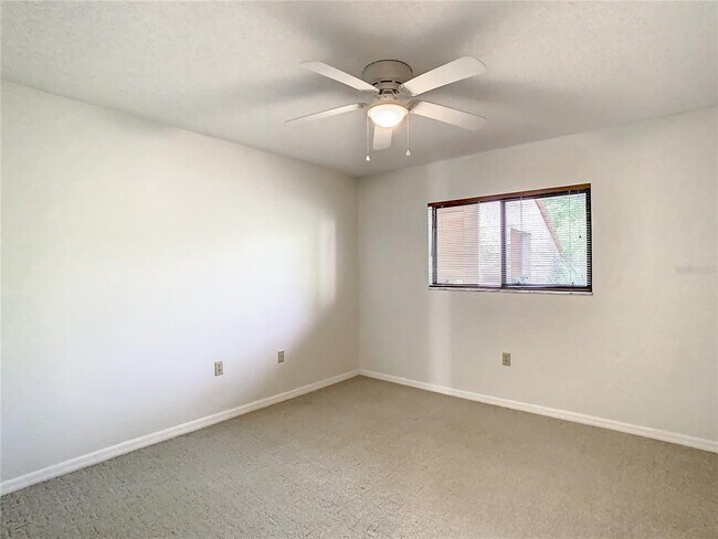 Building Photo - 1158 Carmel Cir