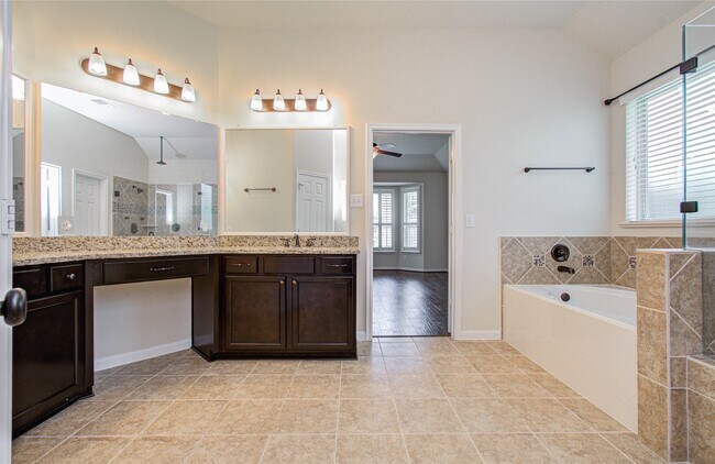 Building Photo - 28666 Pleasant Forest Dr