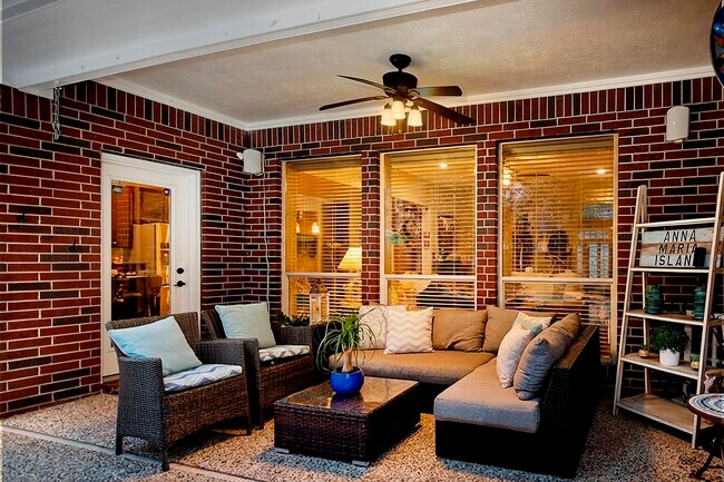 Building Photo - 31 Bluff Creek Pl