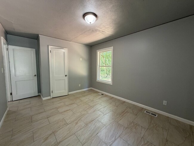 Building Photo - 2157 Nelms Dr SW