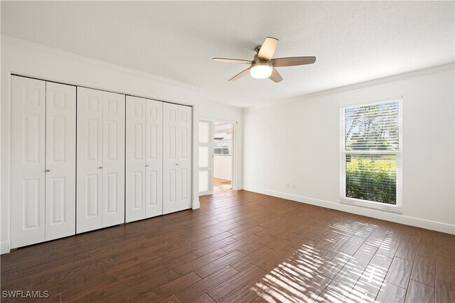 Building Photo - 3139 Boca Ciega Dr