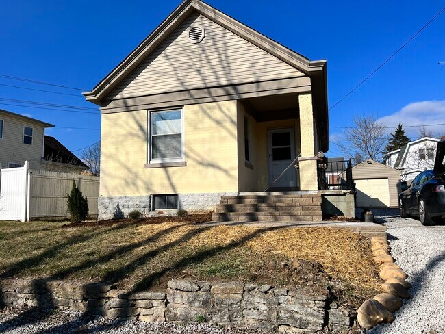 Primary Photo - 9950 Washington Ave