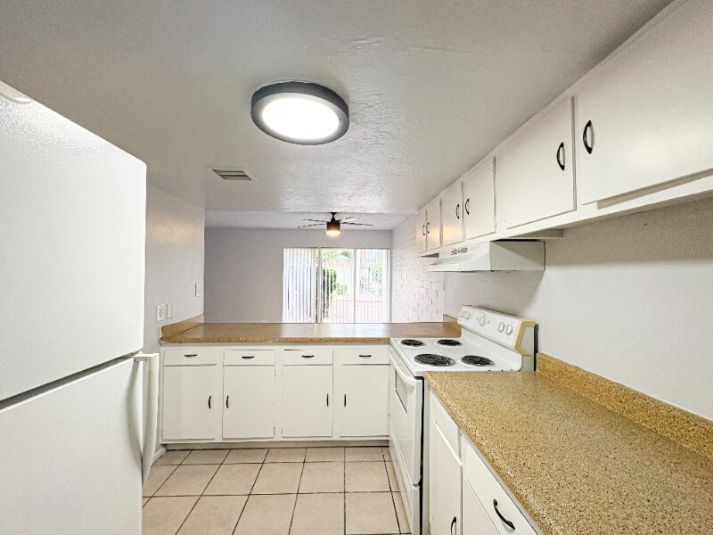 Building Photo - 6802 N 17th Ave