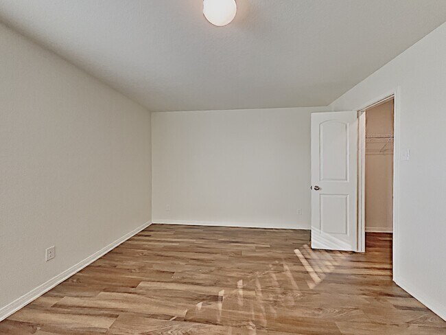 Building Photo - 6731 Sabinal