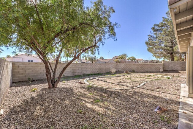 Building Photo - Stunning 4-Bedroom, 2-Bath Single-Family Home in Las Vegas