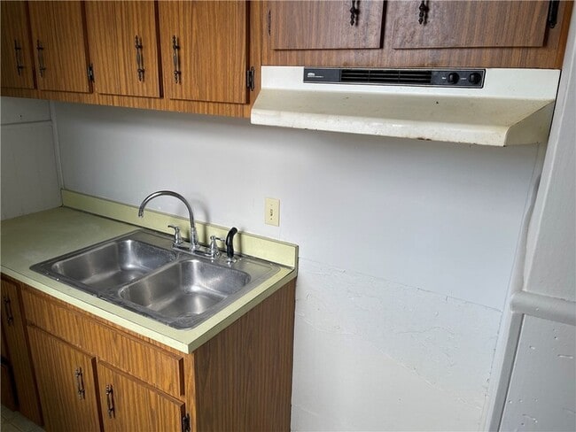 Building Photo - 15 Darlington Ave