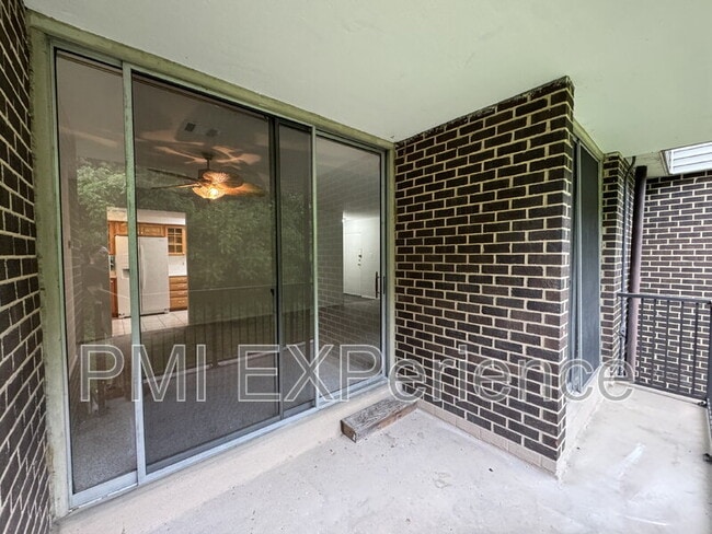 Building Photo - 10246 Prince Pl