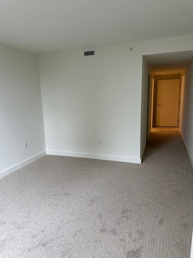 Building Photo - Savina By Bosa, 9th Floor Unit Available March 7th!