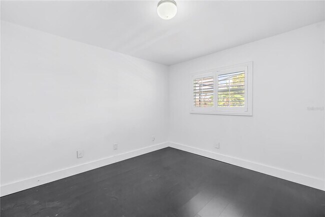Building Photo - 3216 Pine Haven Dr