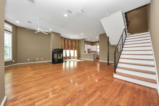 Building Photo - 6519 Durford St