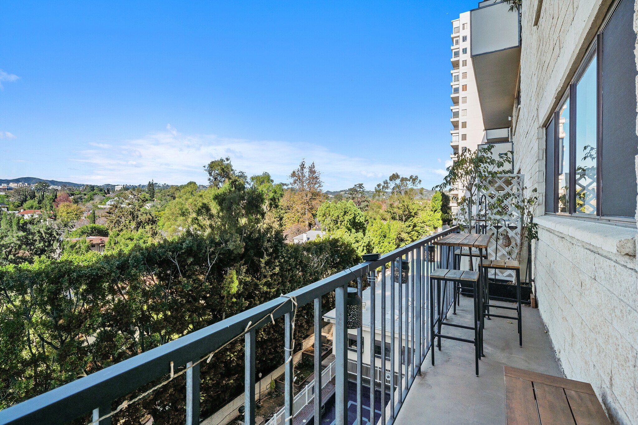 Building Photo - 10535 Wilshire Blvd