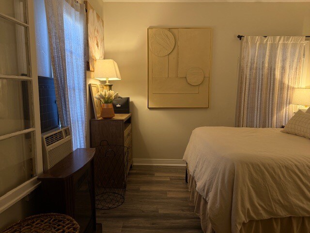 MASTER BEDROOM - 410 N Orange Grove Ave