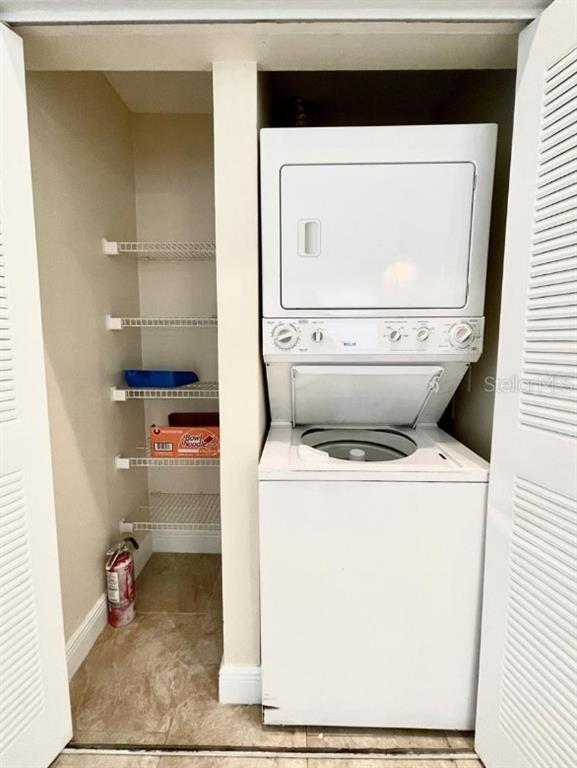 Building Photo - 3651 N Goldenrod Rd