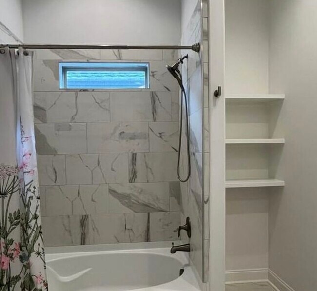 Building Photo - 104 Santa Marta Dr