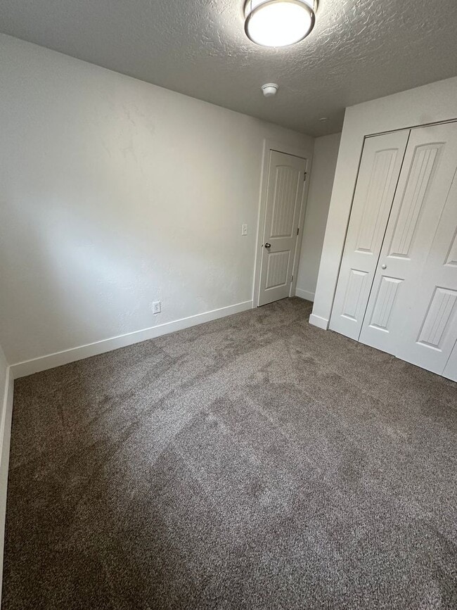 Building Photo - Beautiful home in Salt Lake!!