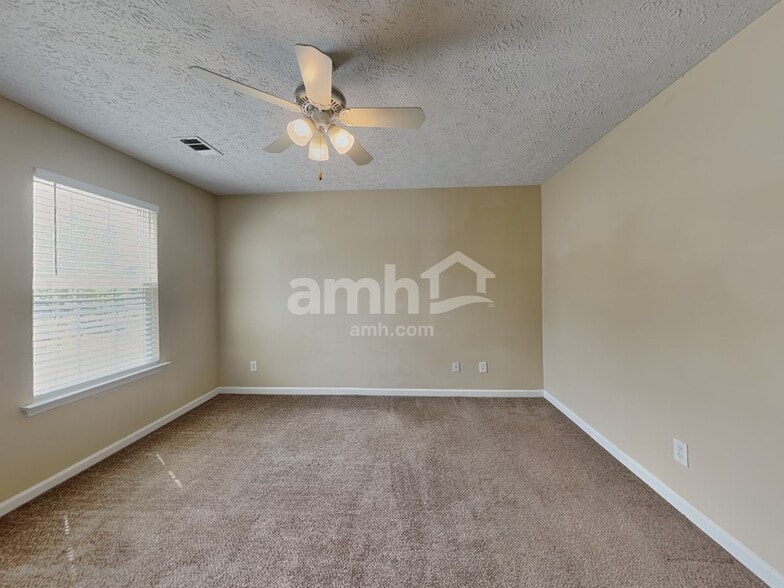 Building Photo - 329 Westminster Dr