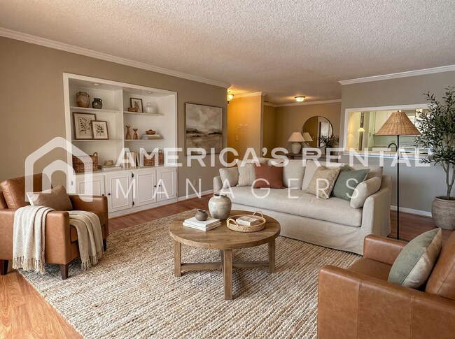 Building Photo - Inverness Area Living: Utilities Included plus Pool Access