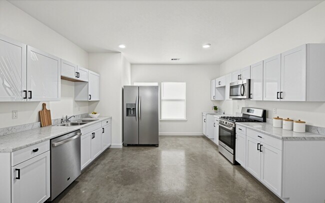 Building Photo - 3961 McCain Rd