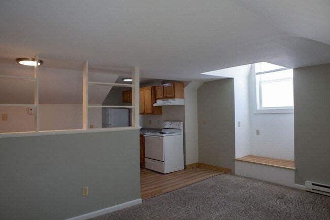 Building Photo - 180 N Main St